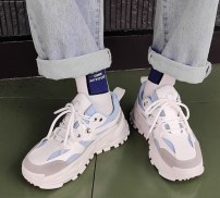 Мужские белые осенние кроссовки с вставками фото