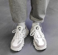 Мужские белые осенние кроссовки с вставками фото