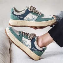 Низкие мужские кеды с цветными вставками фото