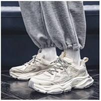 Мужские модные кроссовки дышащие с сеткой и необычной подошвой фото