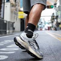 Кроссовки Li-Ning Y2K Silver серебряно-молочные металлические фото