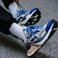 Кроссовки Li-Ning Y2K Milky White молочные с мечтательно-голубыми вставками фото