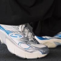 Кроссовки Li-Ning Mother Of Pearl перламутровые с синими контурами фото