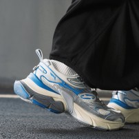 Кроссовки Li-Ning Mother Of Pearl перламутровые с синими контурами фото