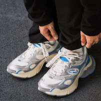 Кроссовки Li-Ning Mother Of Pearl перламутровые с синими контурами фото