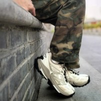 Кроссовки треккинговые Li-Ning Yijie 2.0 V2 кремово-бежевые с серыми вставками и шнуром-стяжкой фото