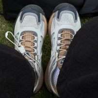 Кроссовки треккинговые Li-Ning Yijie 2.0 V2 кремово-серые с карамельной амортизирующей подошвой фото