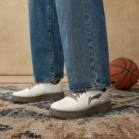 Кроссовки Li-Ning Soft молочно-белые с шоколадной подошвой и коричневыми шнурками фото