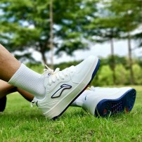 Кроссовки Li-Ning Soft молочно-белые с двухцветным контурным логотипом и темно-синей подошвой фото