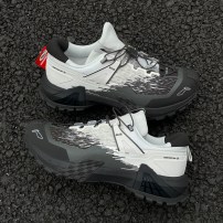 Кроссовки треккинговые Li-Ning CF Pro V1 белые с черным фрактальным рисунком и диалом-застежкой фото