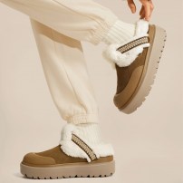 Кроссовки Li-Ning Snuggle Step карамельные слиперы с меховой отделкой и золотистой плетеной перемычкой фото
