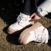 Ботинки Li-Ning Frost Walk кремово-бежевые замшевые с меховой опушкой и платформой на шнурках фото