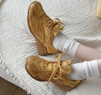 Кроссовки Cat and Sofa Xaeqller горчичные монохромные массивные trail-стиль фото