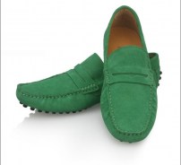 Яркие классические мужские мокасины на шипах фото