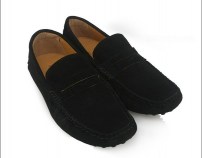 Яркие классические мужские мокасины на шипах фото