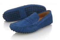 Яркие классические мужские мокасины на шипах фото