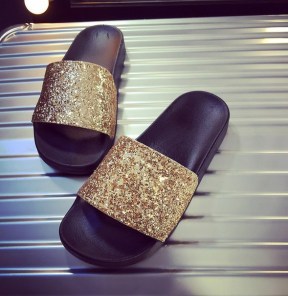 Женские блестящие тапочки фото