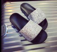 Женские блестящие тапочки фото