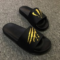 Тапки с следами когтей монстра фото