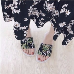 Женские пляжные тапочки фото