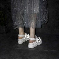 Женские сандали на массивной подошве с светодиодными элементами фото