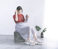 Женские сандали на массивной подошве с светодиодными элементами фото