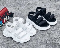 Удобные женские сандали на липучках однотонные