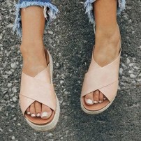 Тапочки с широким переплетом на высокой подошве фото