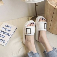 Летние женские тапочки с широким ремешком фото