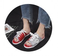 Тапочки блестящие со шнуровкой фото