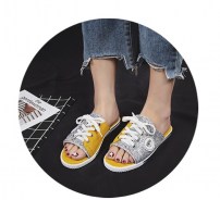 Тапочки блестящие со шнуровкой фото