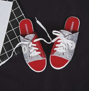 Тапочки блестящие со шнуровкой фото