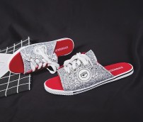 Тапочки блестящие со шнуровкой фото