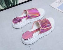 Летние зеркальные тапочки на липучке фото