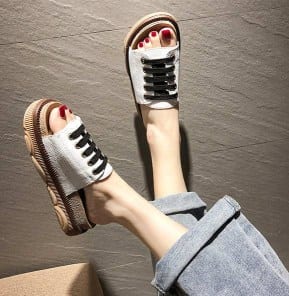 Нескользящие тапочки со шнуровкой фото