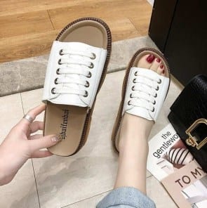 Нескользящие тапочки со шнуровкой фото