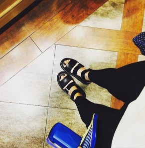 Кожаные сандали с двумя пряжками фото