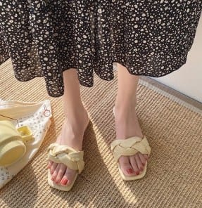 Женские тапочки плоские с переплетом фото