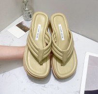 Тапочки вьетнамки на танкетке фото