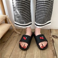 Летние тапки с вишеньками фото