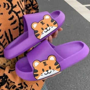 Летние тапочки с милым маленьким тиграми на толстой подошве фото