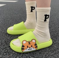 Летние тапочки с милым маленьким тиграми на толстой подошве фото