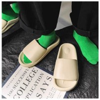 Яркие стильные летние тапочки из пены фото