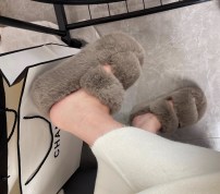 Женские меховые тапочки на высокой подошве фото