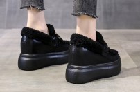 Теплые слипоны с мехом на платформе фото