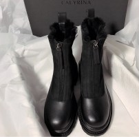 Женские высокие зимние сапоги с мехом внутри с молнией спереди фото