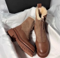 Женские высокие зимние сапоги с мехом внутри с молнией спереди фото