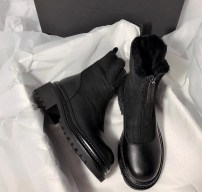 Женские высокие зимние сапоги с мехом внутри с молнией спереди фото