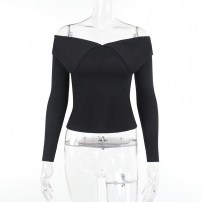 Женская черная кофточка с открытыми плечами фото