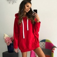 Женская длинная красная толстовка с капюшоном